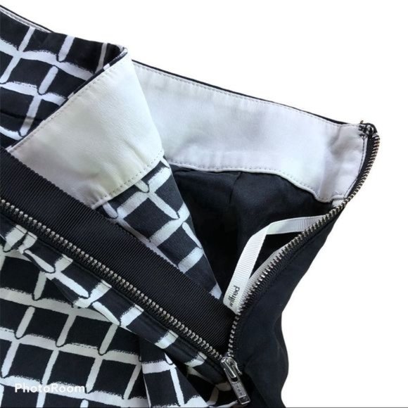 Wilfred Aritzia silk geometric checker shorts - Picture 4 of 6